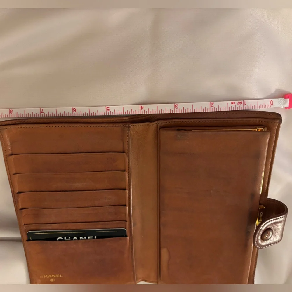CHANEL Light Brown Leather Wallet with CC and COA - Picture 8 of 16